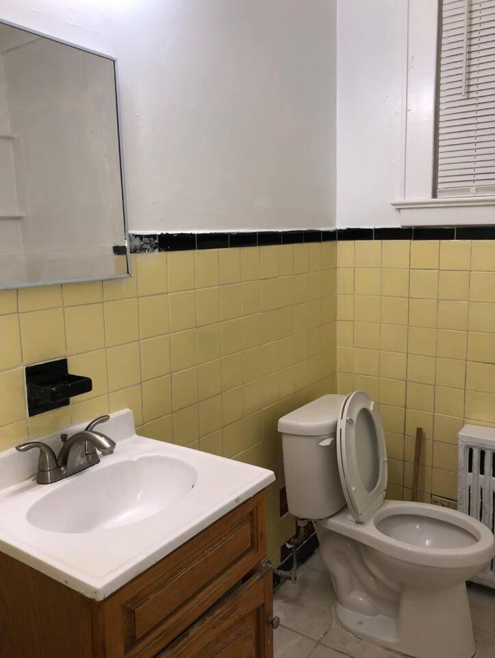 Spacious 2 Bedroom Apartment With 1 Bathroom And Private Street Entrance Paterson Exterior foto