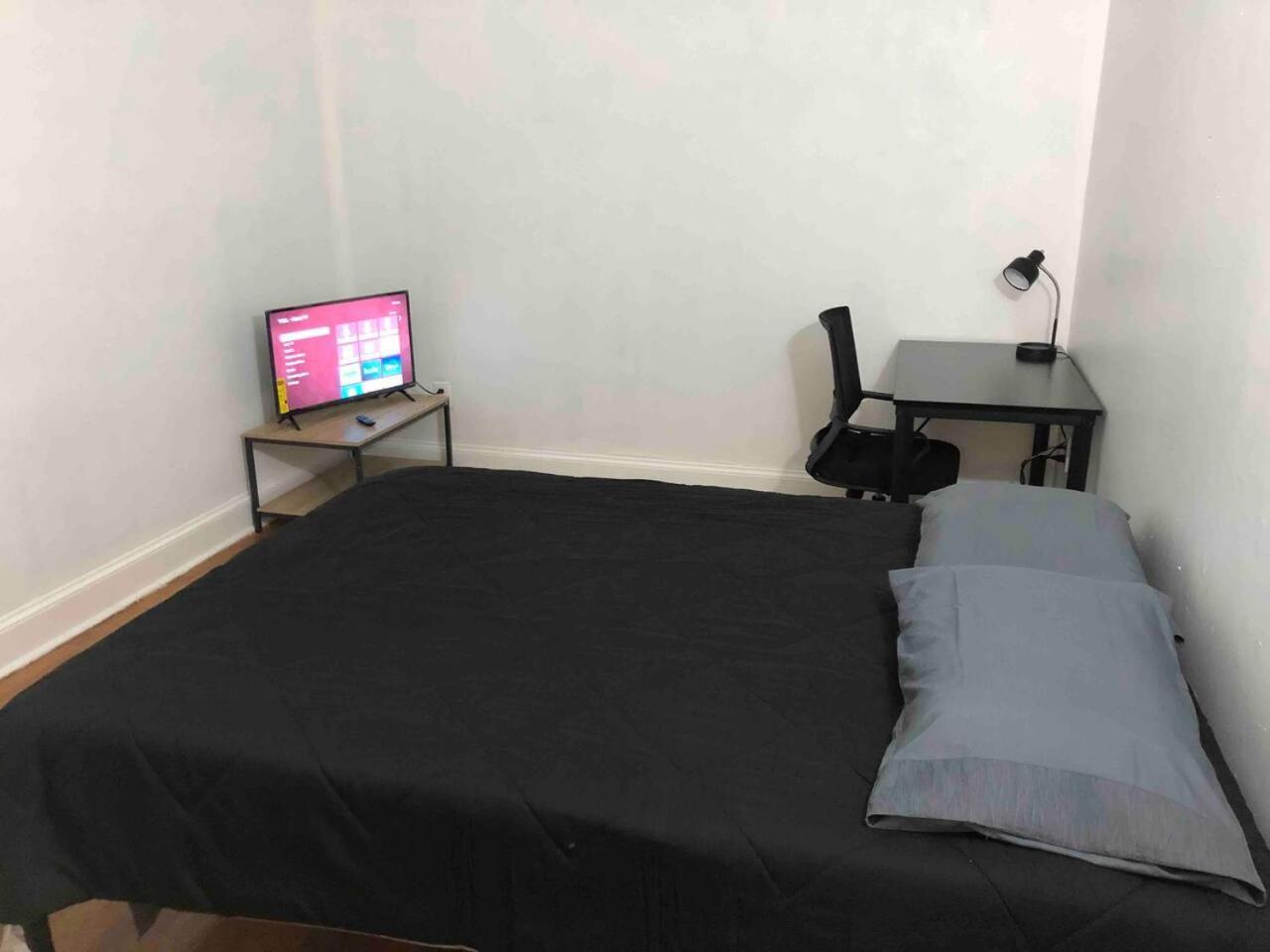 Spacious 2 Bedroom Apartment With 1 Bathroom And Private Street Entrance Paterson Exterior foto